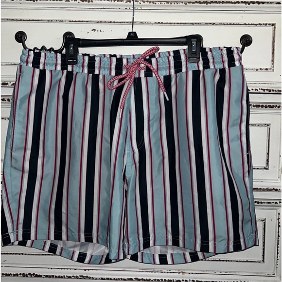 Like new 💙🤍 INC men’s XL swim trunks - Picture 8 of 12